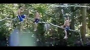 笑美女不坐在的搞笑视频,恶搞死人欧美热舞美女搞笑59我腿短片上偿命图片